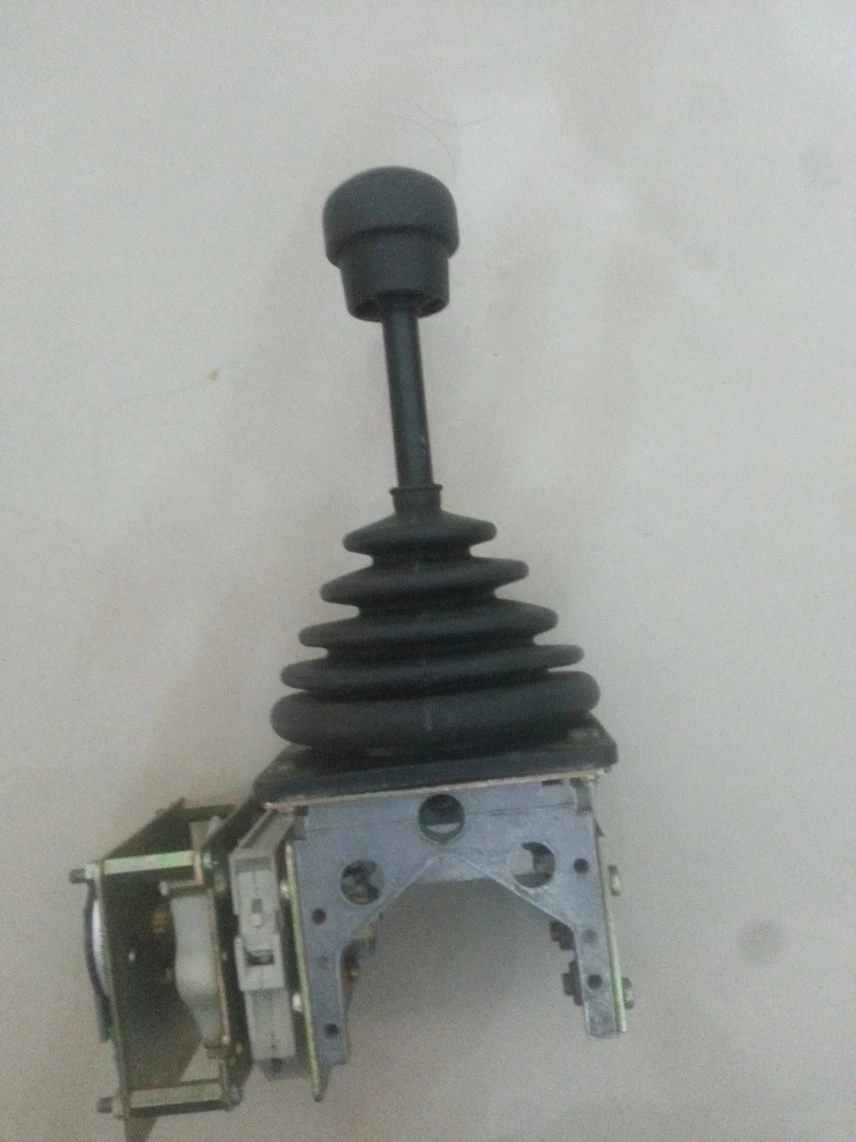 admin/uploads/uploads/w.gessmann v61 de crane joystick_2.webp